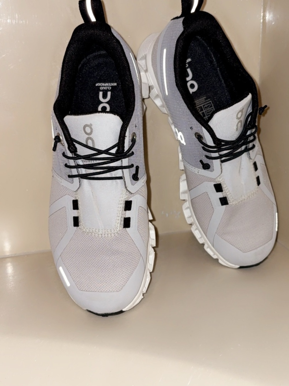 On Running Running  women’s Cloud Sneaker in waterproof glacier white